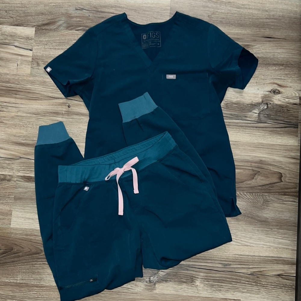 Figs Women's Teal Scrub Set with Pink Drawstring